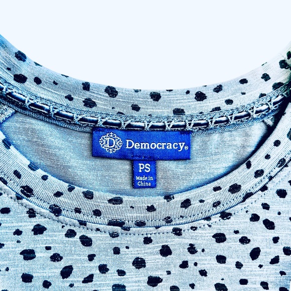 Democracy: Grey Animal Print Blouse. - Picture 7 of 11